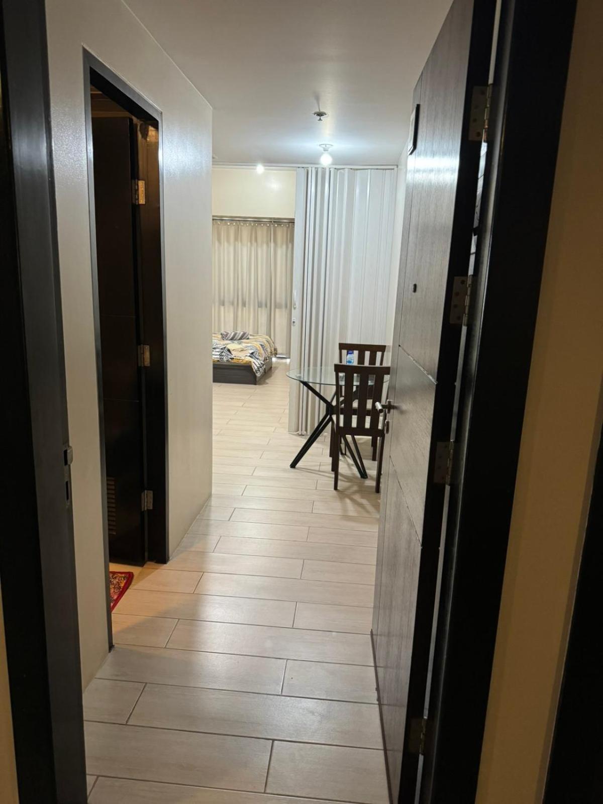 Henry'S Newport Condotel Pasay Eksteriør bilde