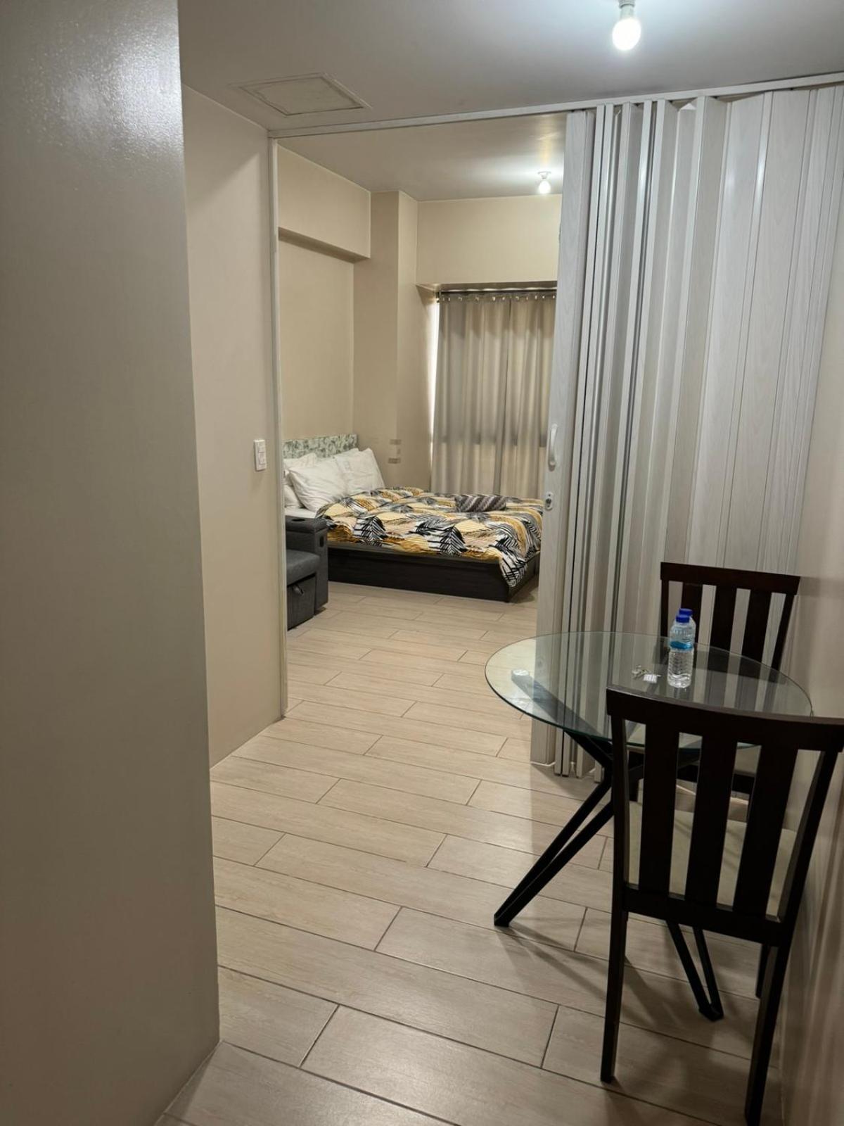 Henry'S Newport Condotel Pasay Eksteriør bilde