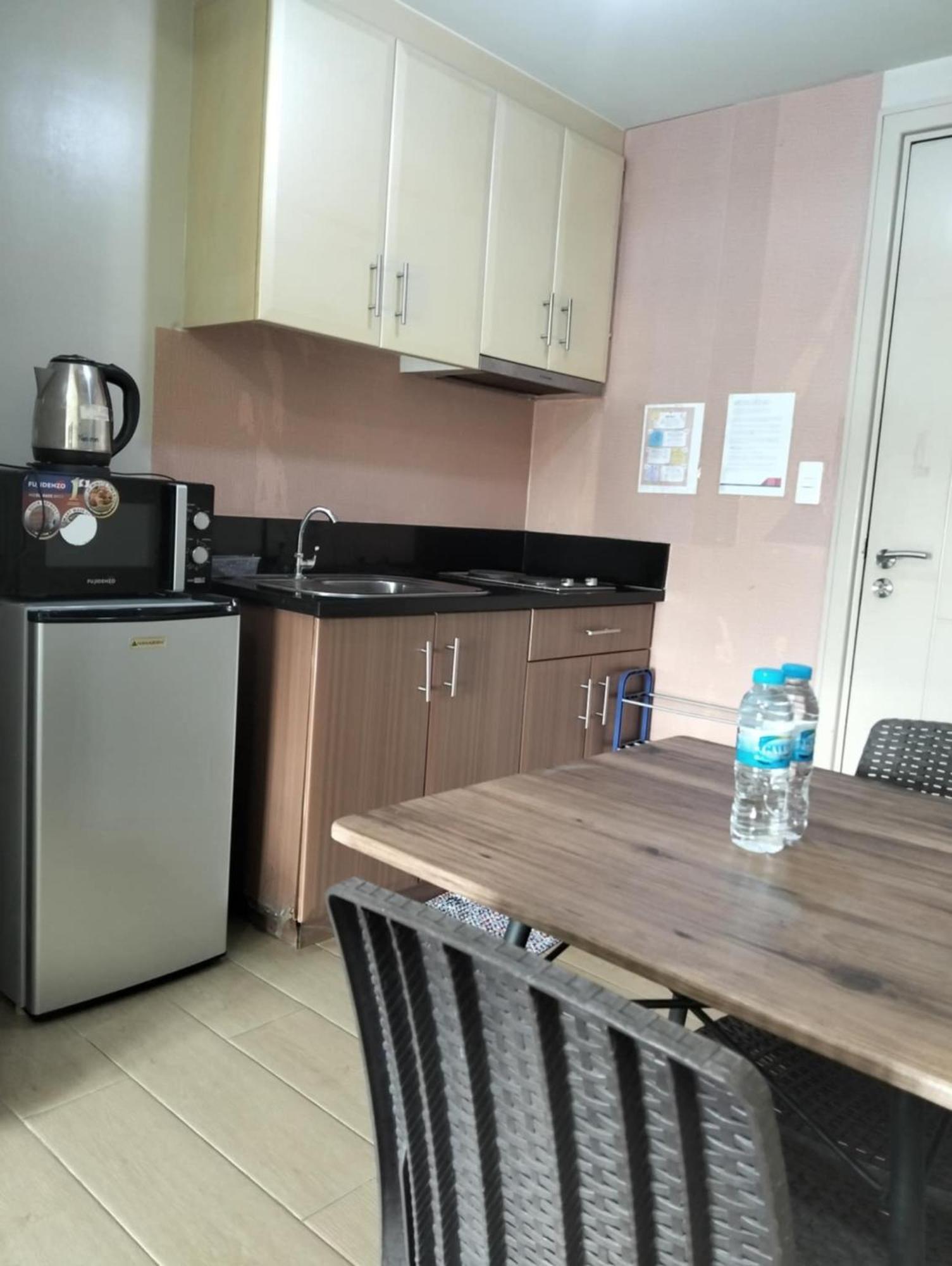 Henry'S Newport Condotel Pasay Eksteriør bilde