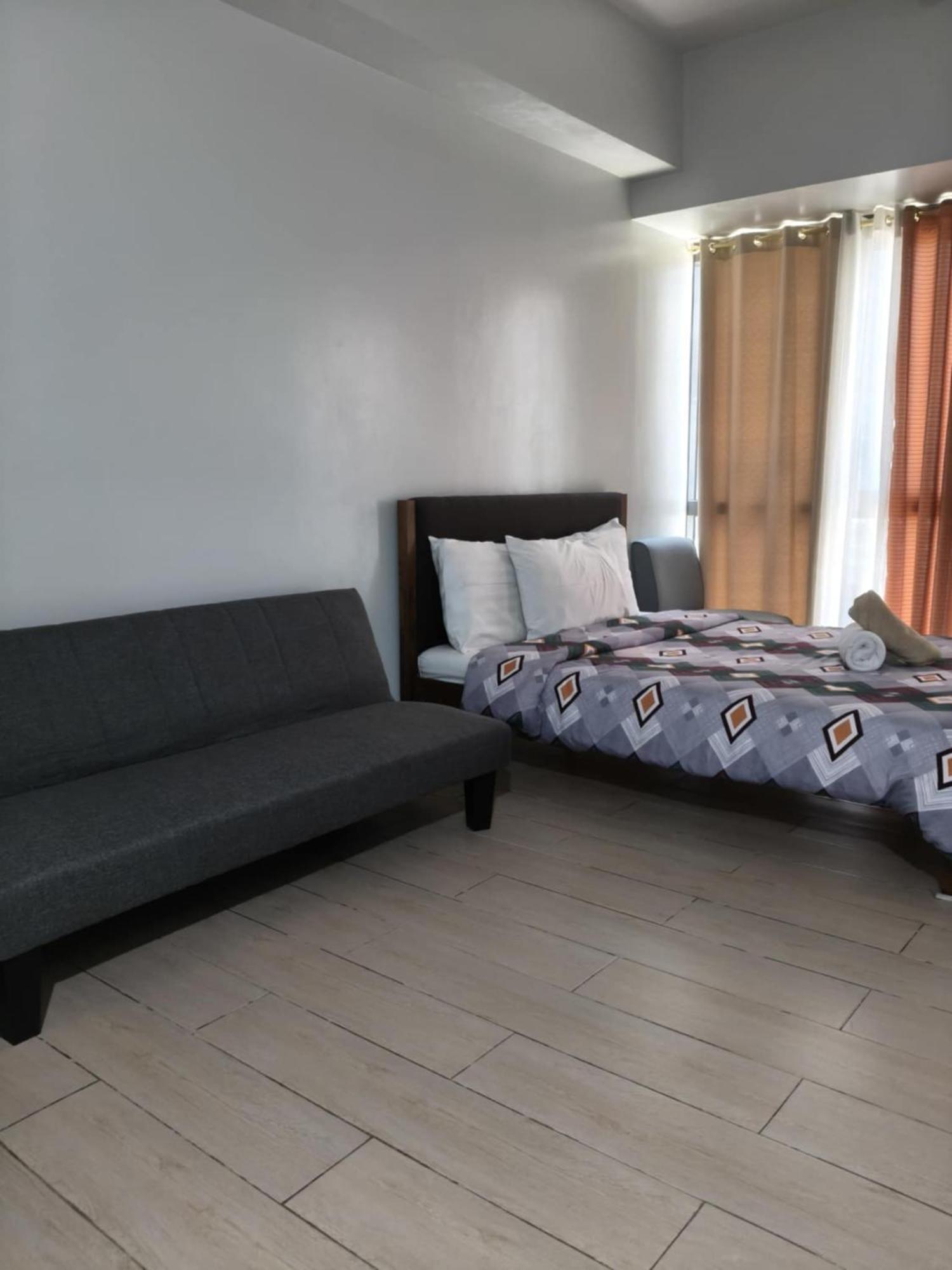 Henry'S Newport Condotel Pasay Eksteriør bilde